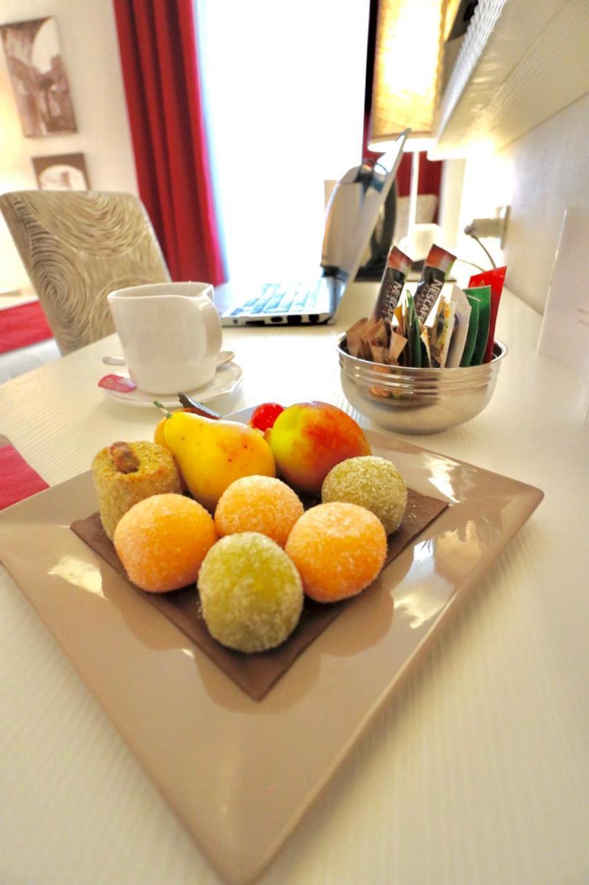 Tullia&Prisca Relais Hotel Rome Bagian luar foto