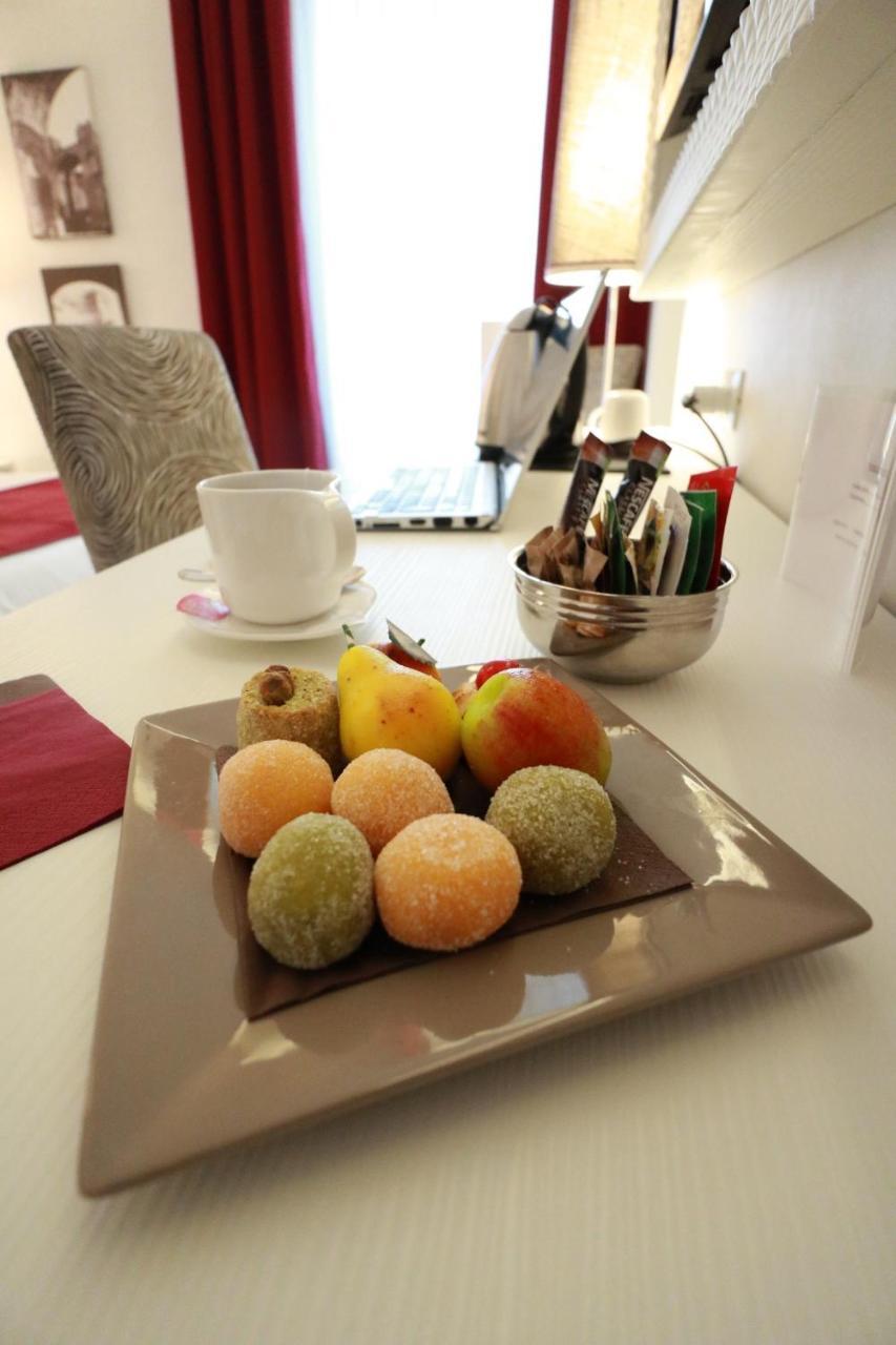 Tullia&Prisca Relais Hotel Rome Bagian luar foto