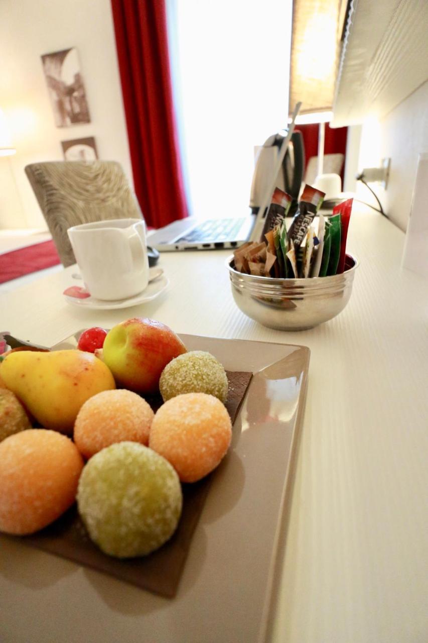 Tullia&Prisca Relais Hotel Rome Bagian luar foto